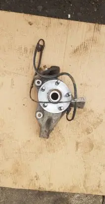 Toyota Prius (XW20) Front wheel hub spindle knuckle