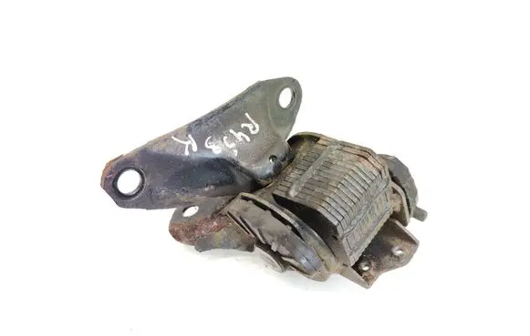Mazda 6 Engine mount bracket
