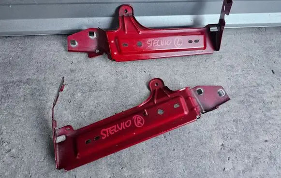 Alfa Romeo Stelvio Fender mounting bracket sTELVIOrrvrRED