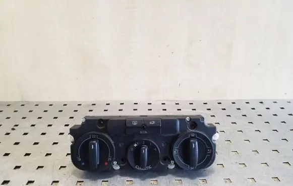Volkswagen PASSAT B6 Climate control unit 1K0820047DP 5HB008719