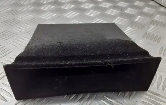 Nissan Primera Glove box 68102AV700