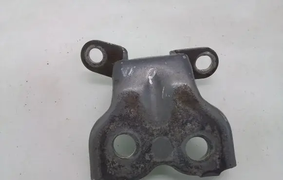 Toyota Avensis T250 Front door lower hinge 