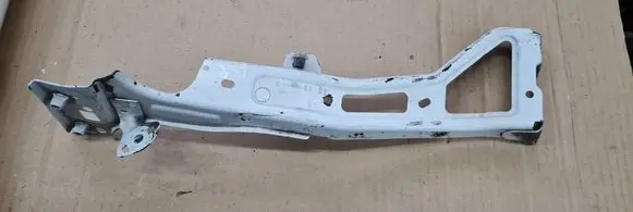 Fender mounting bracket