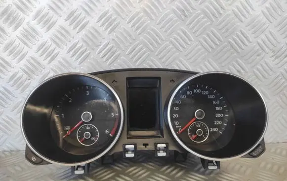 Volkswagen Golf VI Speedometer (instrument cluster) 5K0920870E