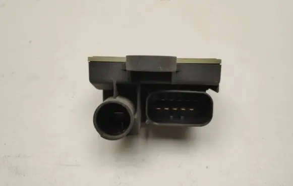 Mercedes-Benz A W176 Glow plug pre-heat relay A6519001300