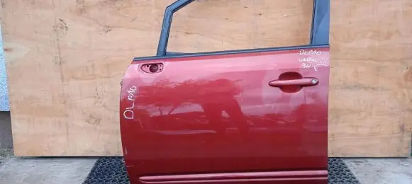KIA Carens III Front door