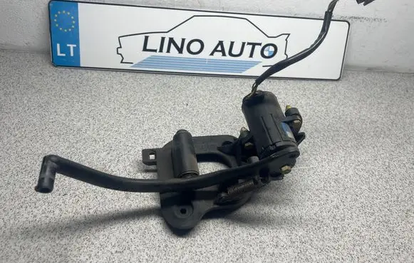 BMW 3 E46 Accelerator throttle pedal bracket 35411163875 2245690 0205001040
