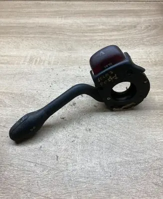 Volkswagen Golf III Indicator stalk DOTSAEQB91
