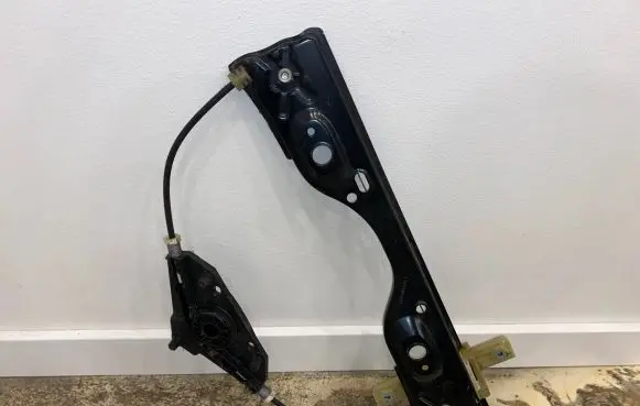 Jeep Cherokee Rear window lifting mechanism without motor C14245 C14245101