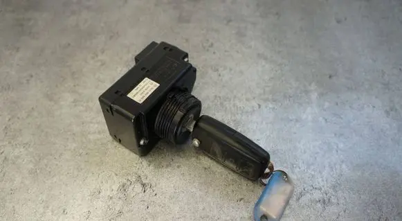 Audi A8 S8 D3 4E Ignition lock 3D0905865C