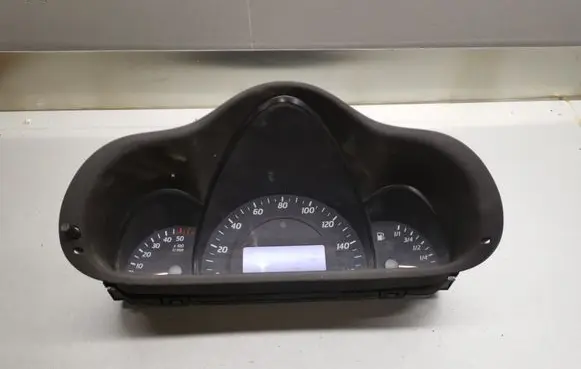Mercedes-Benz C W203 Speedometer (instrument cluster) A2035402047