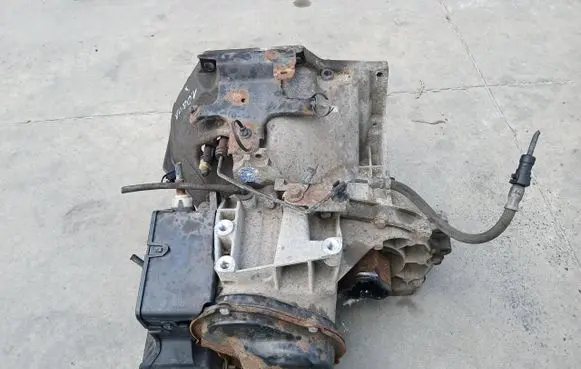 Ford Fiesta Manual 5 speed gearbox CA6R7002LBA