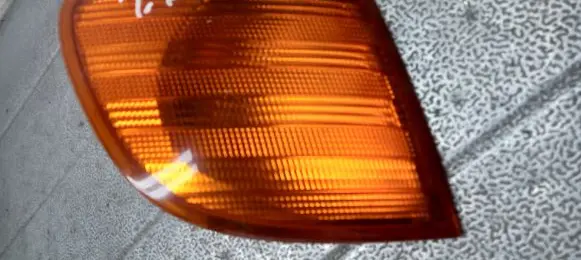 Mercedes-Benz Vito Viano W638 Front indicator light