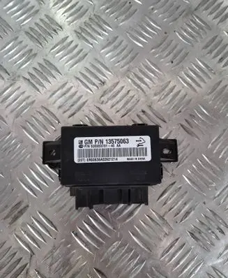 Opel Insignia A Seat control module 13575063