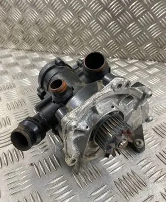 Audi A3 S3 8V Water pump 06L121111M