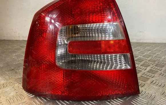 Skoda Octavia Mk2 (1Z) Rear/tail lights 1Z5945095A P4SHX13405