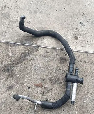 Audi Q7 4L Engine coolant pipe/hose 059121671B