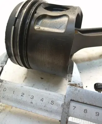 Ford Transit Piston with connecting rod