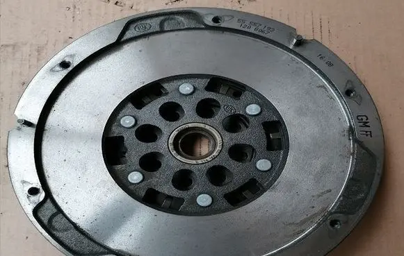 Opel Antara Dual mass flywheel 55557193T