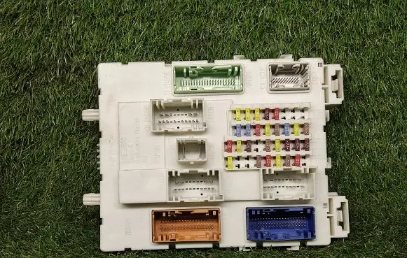 Ford Focus Power management control unit F1FT14A073DE