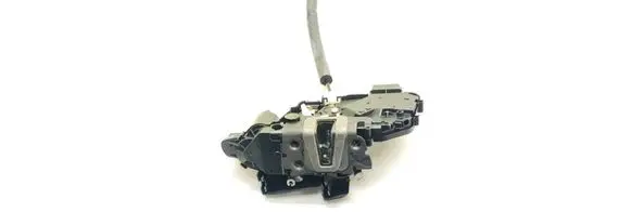 Jaguar XF X250 Front door lock 6W8A2183GD