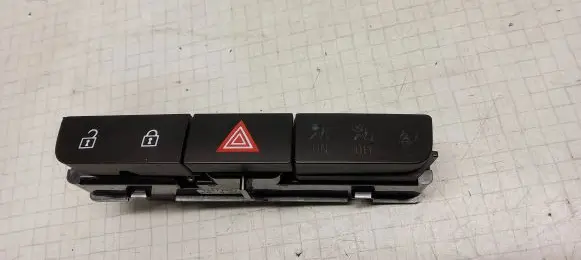Opel Insignia A Hazard light switch 13271927