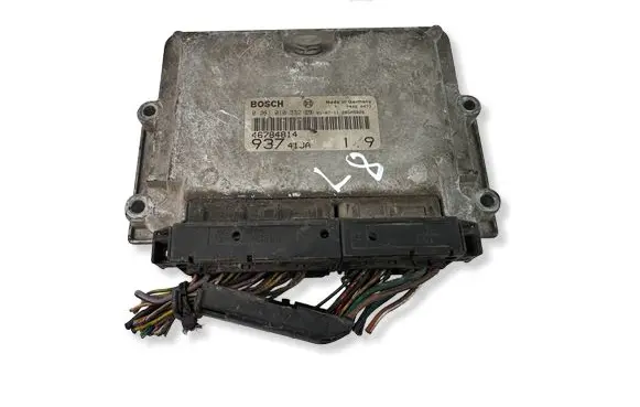 Alfa Romeo 147 Engine control unit/module 46784814 0281010332 28SA5026
