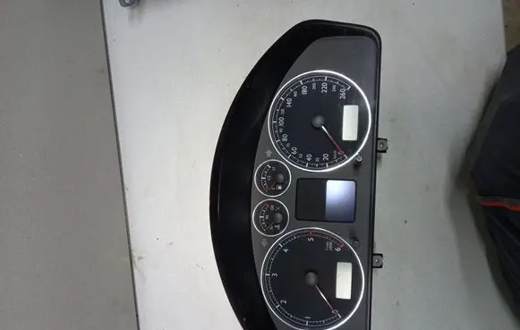 Volkswagen Sharan Speedometer (instrument cluster) 7M3920820H YM2110849ABD
