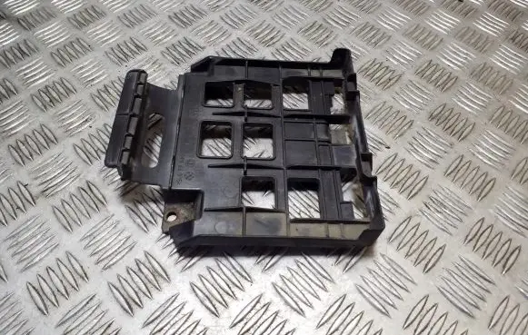 Audi A3 S3 8P Engine control unit holder 8P0906131