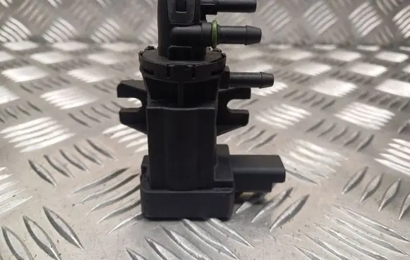 Peugeot 308cc Turbo solenoid valve 9674084680