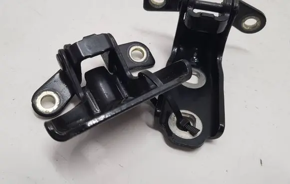 Opel Mokka Rear door hinge set A046057