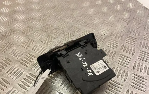 Jaguar XE Tailgate/trunk/boot lock/catch/latch CPLA442A66AE