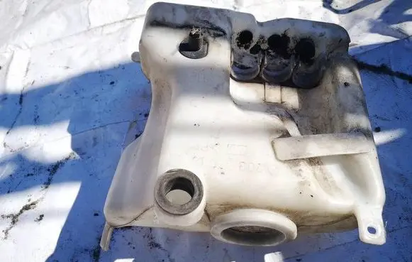 Mercedes-Benz C W203 Windshield washer fluid reservoir/tank 038600560 2038600560