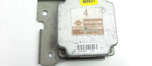 Nissan X-Trail T30 Airbag control unit/module 41650E0070 M5921