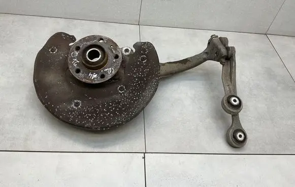Audi A4 S4 B8 8K Front wheel hub