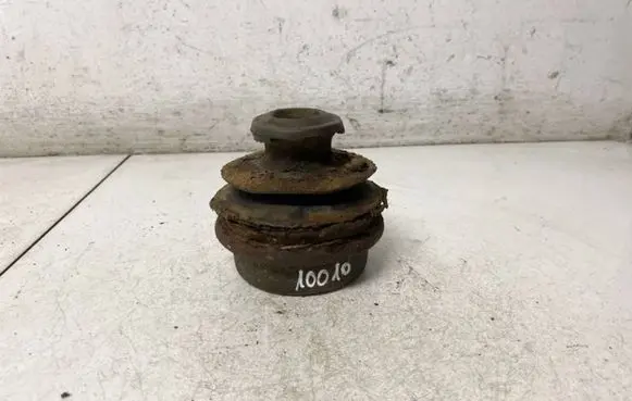 Peugeot 807 Engine mount bracket