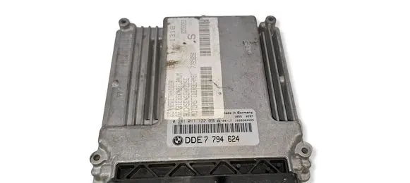 BMW X3 E83 Engine control unit/module 0281011122 7794624 1039S04499