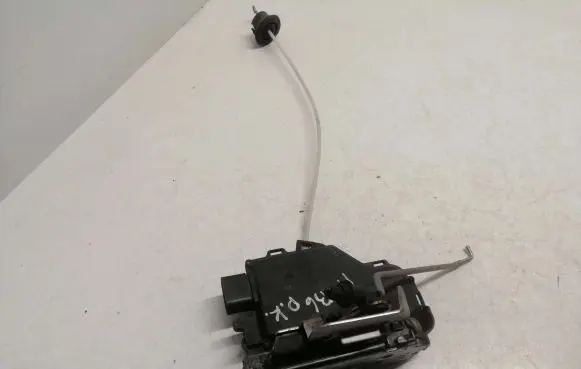Audi A4 S4 B6 8E 8H Front door lock