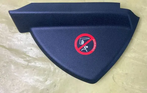 Mercedes-Benz C W204 Dashboard side end trim A2046800378