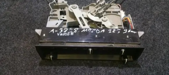 Mazda 323 Climate control unit BG2WA