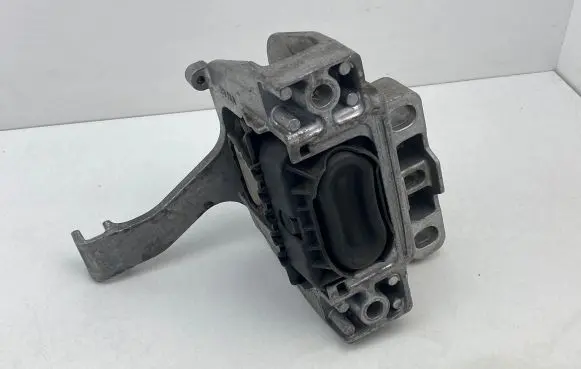 Audi A3 S3 8V Engine mount bracket 5Q01992623BK 03012017 X44TTEG3522