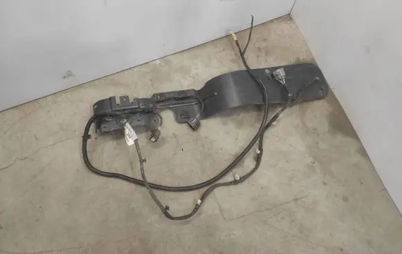 Ford Explorer VI Fuel tank mounting bracket L1M39A032B N1MT14407BAA