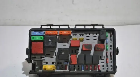 Fiat Grande Punto Fuse module 51701703BZ