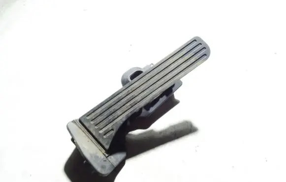 Volkswagen PASSAT B7 Accelerator throttle pedal 1K2721503AE