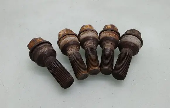 Volkswagen Transporter - Caravelle T6 Nuts/bolts 
