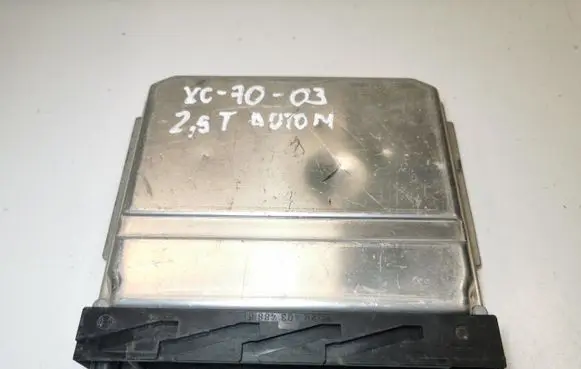 Volvo XC70 Engine control unit/module 0261207712 1039S00000