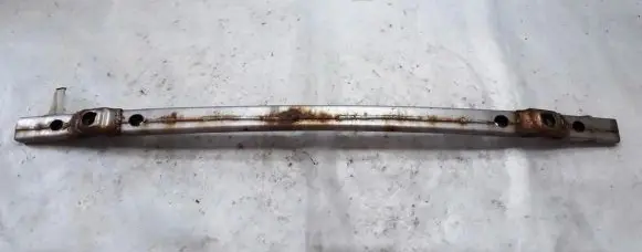 Toyota Avensis T220 Front bumper cross member