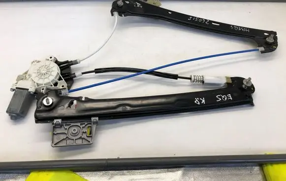 Mercedes-Benz EQS V297 Front door window regulator with motor A0009065108