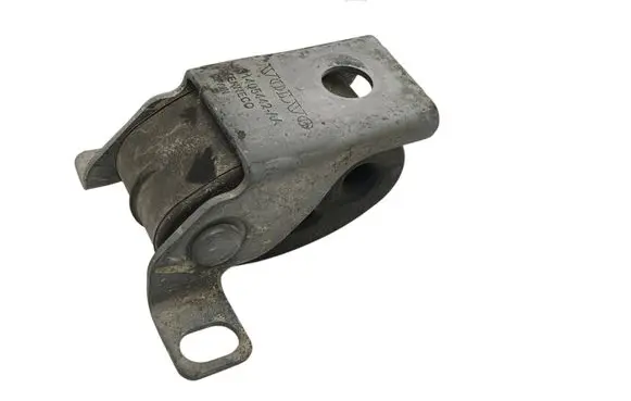 Volvo XC90 Muffler mount bracket/holder 31405442 31405442AA