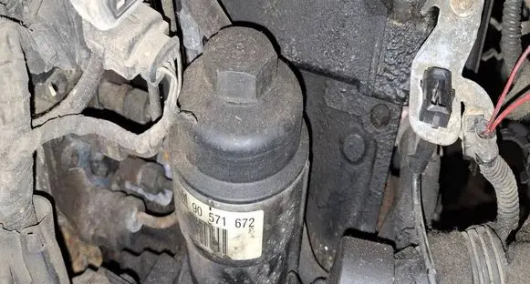Opel Signum Oil filter cover 90571672